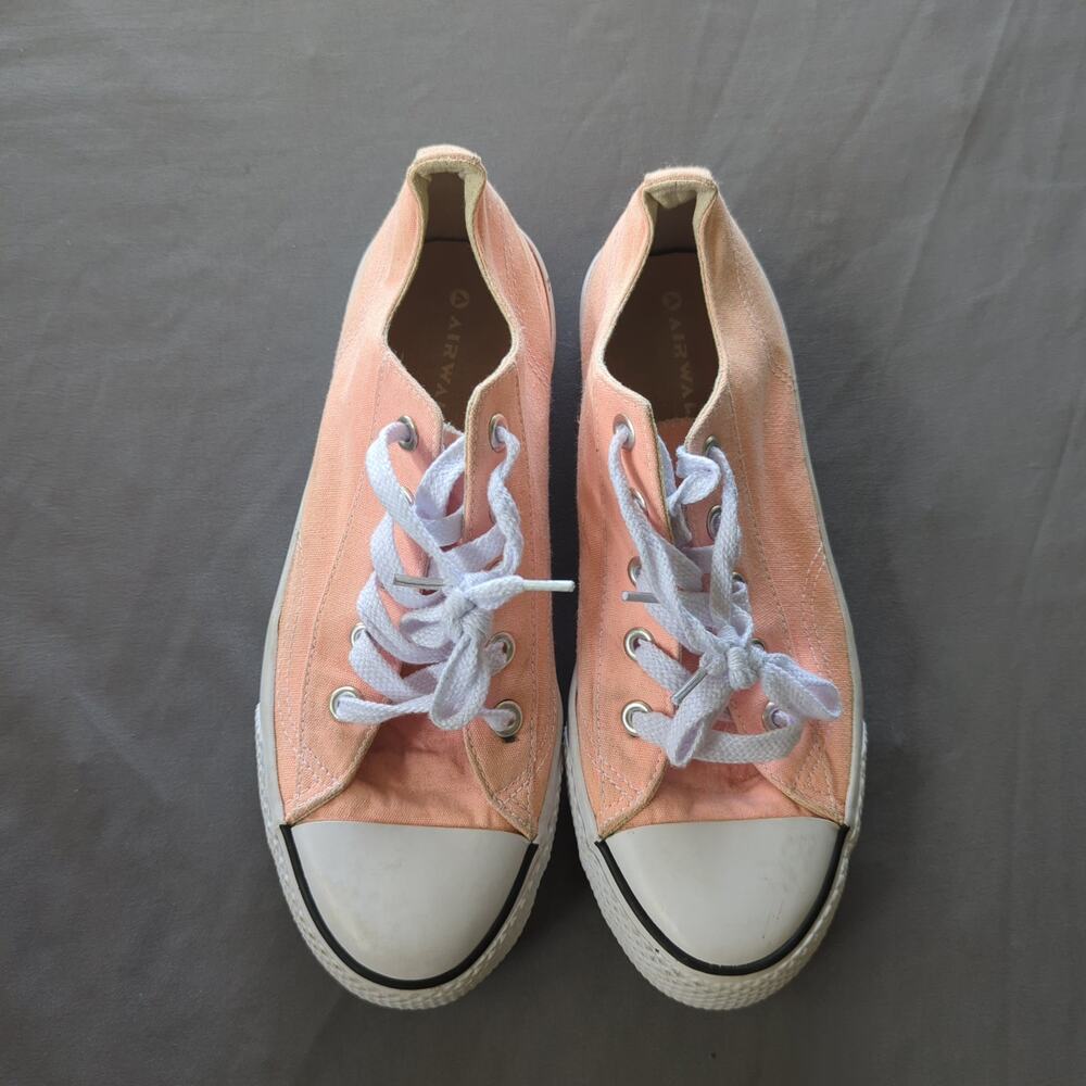 Airwalk Peach Canvas Low Top Sneakers Size 9